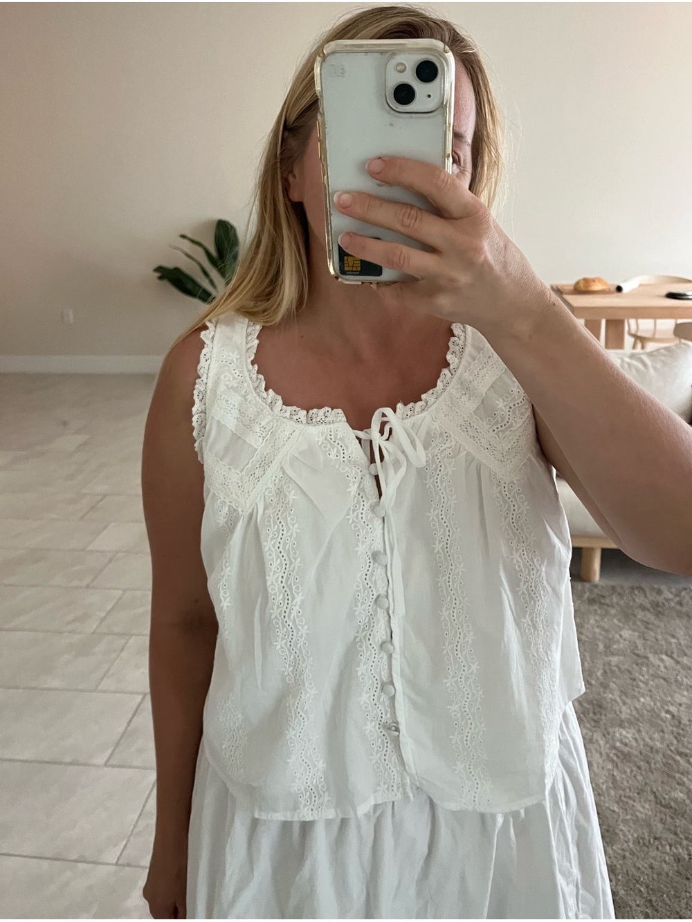 Doen Inspired White Elegant Top- Lightweight Summer Style